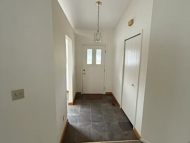 1775 Glenwood Dr — Photo 3