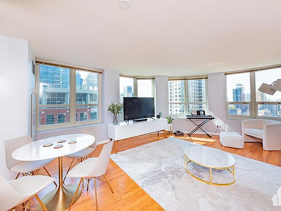 3rd image of 345 Lasalle Dr #2301