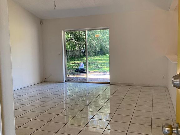 5th image of 2946 Tampa Ave