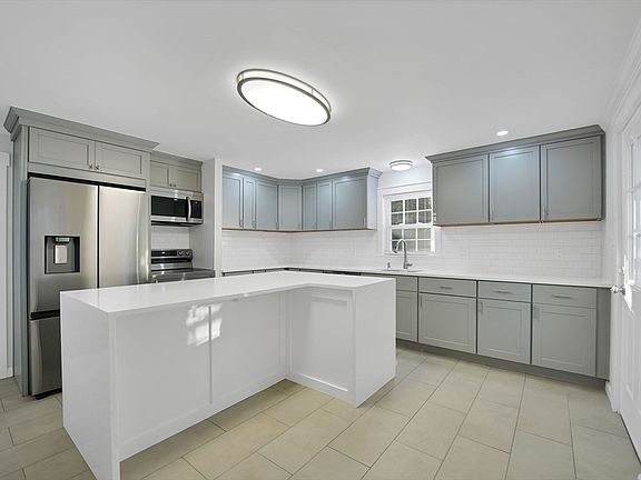 5th image of 245 Wareham Rd