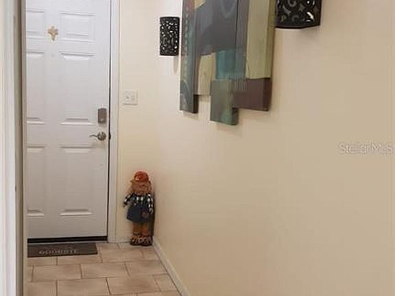 3rd image of 4910 Tangerine Ave