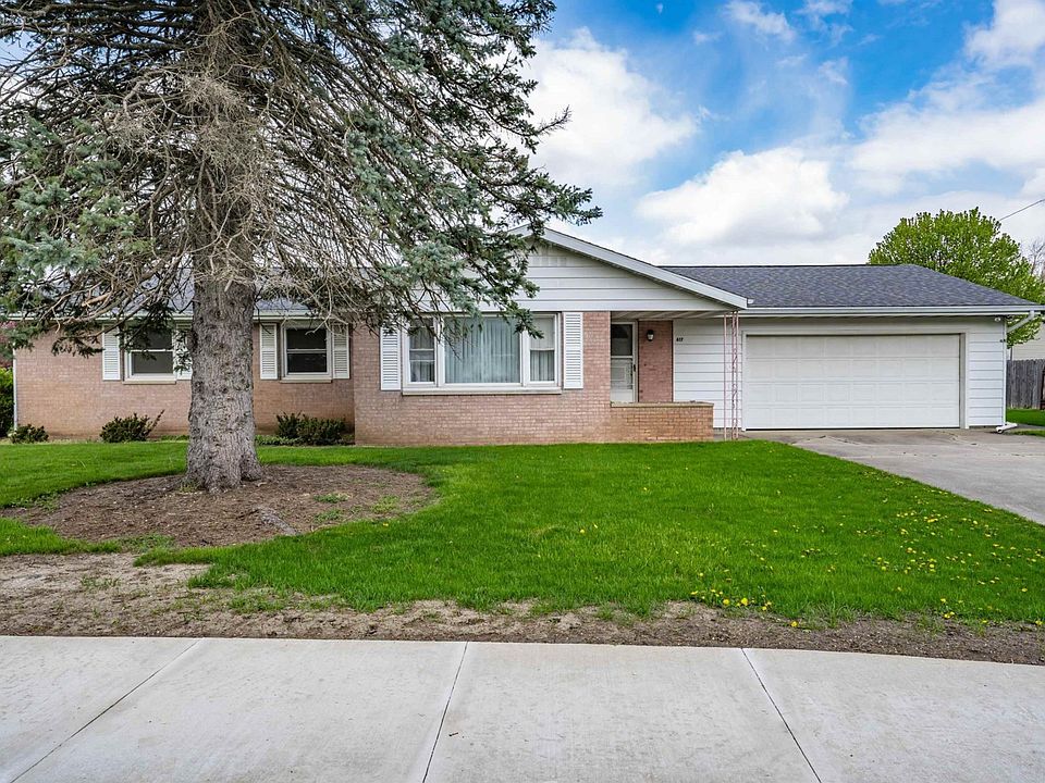 1st image of 617 N Lindberg Dr