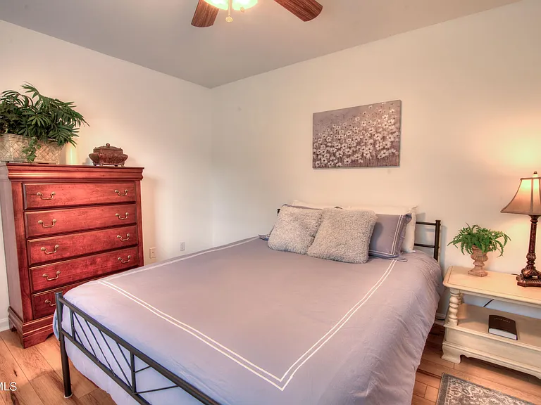 2418 Vines St — Photo 18
