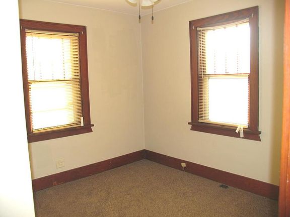3rd image of 1004 W Virginia Ave