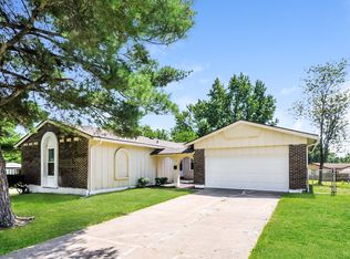 5188 Longhorn Trl, Florissant, MO 63033