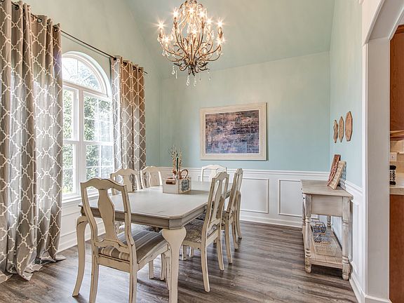 3rd image of 1515 Antebellum Dr