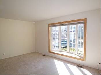3rd image of 6 Oak Knoll Ct
