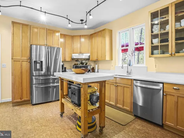 90 Park Ave, Edgewater, MD 21037