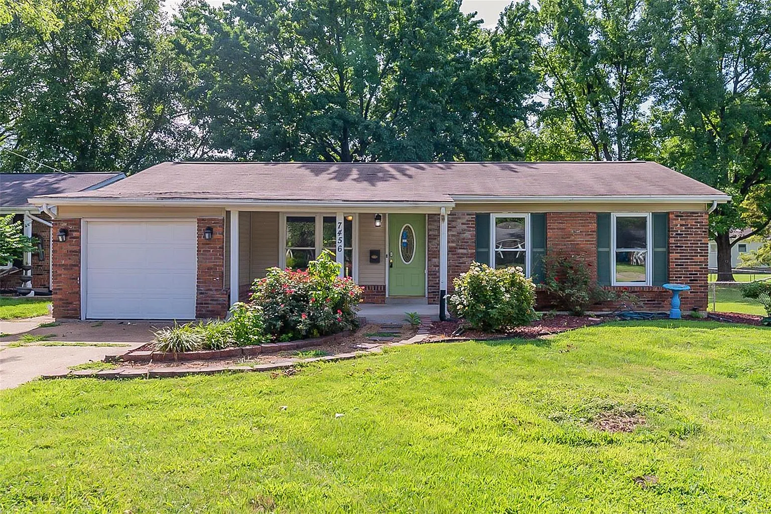 7456 Sunset Dr photo 1