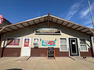 405 Park St, Cisne, IL 62823