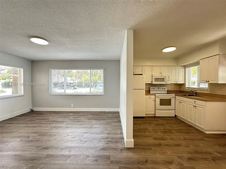 3720 NE 22nd Ave #12 — Photo 16