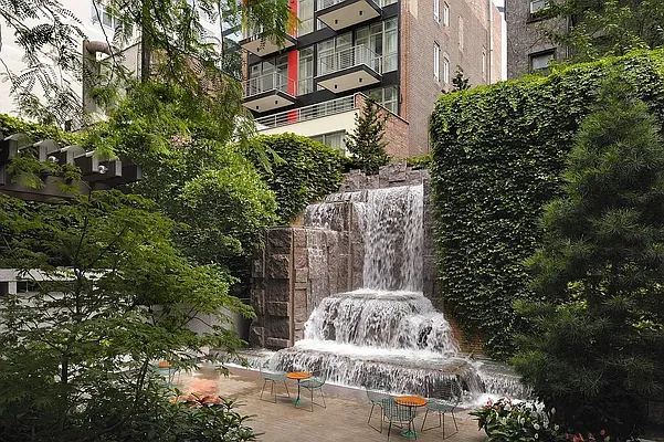 Rented by SERHANT. | media 18