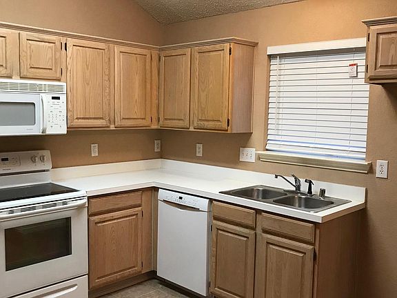 Kitchen with new tile