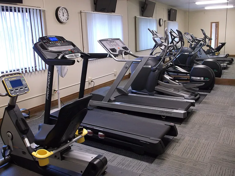 24/7 fitness center