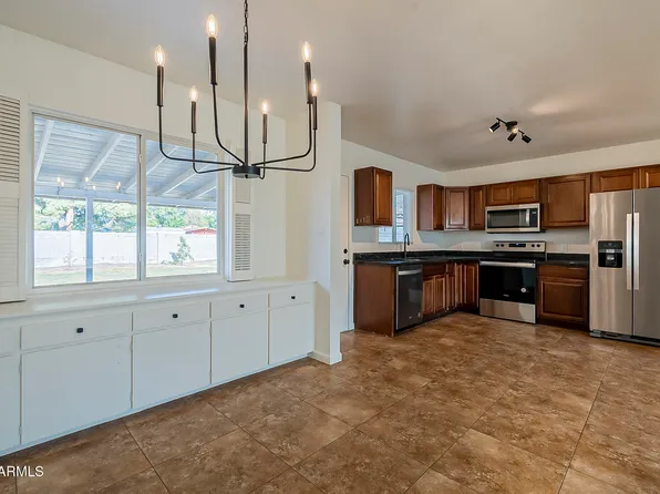 481 N SUNSET Drive, Chandler, AZ 85225