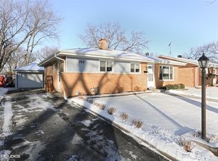 396 Virginia Pl, Wheeling, IL 60090