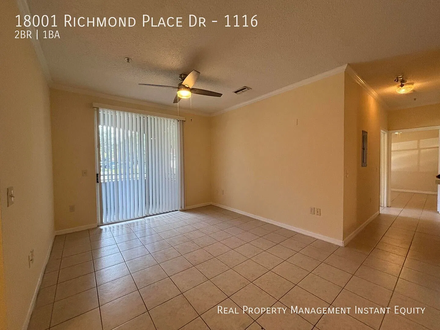 Charming 2-Bedroom Apartment in The Enclave at Richmond Place! — Photo 3