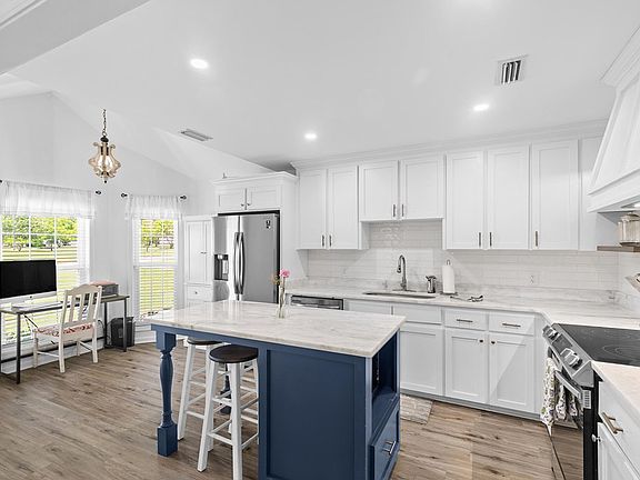 5th image of 107 Willow Oaks Dr