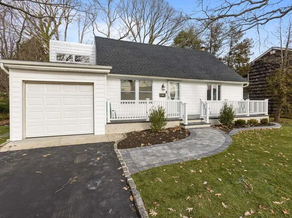 157 New Hampshire Avenue, Massapequa, NY 11758