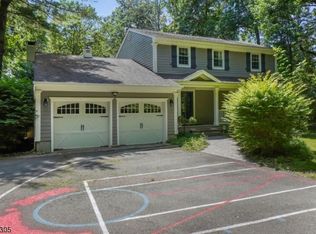 11 Cliffwood Rd, Chester, NJ 07930