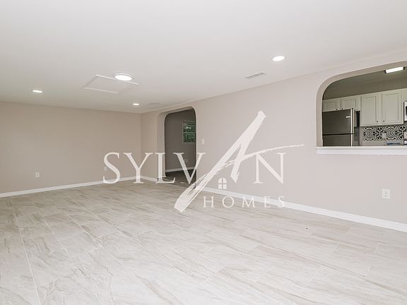 016-photo-living-room-11791366_09292022