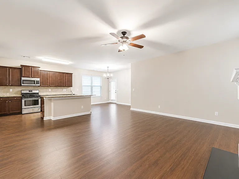 2179 Baywood Tree Ln — Photo 4