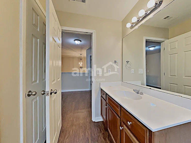 55 Palisades Dr — Photo 16