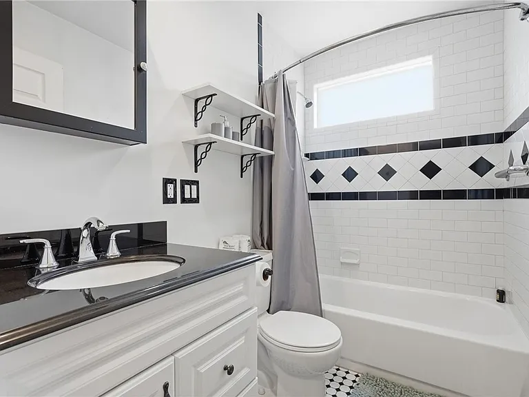 116 S 17th St #2 — Photo 12