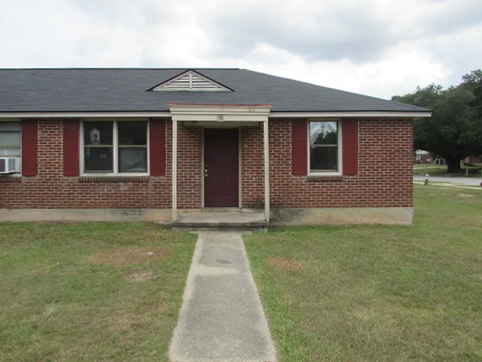 1 Dixie Dr #A-B