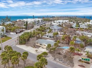 2825 N Beach Rd, Englewood, FL 34223