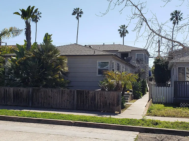 4631 Lotus St — Photo 3
