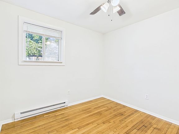 4th image of 3117 Meadowbridge Rd #2