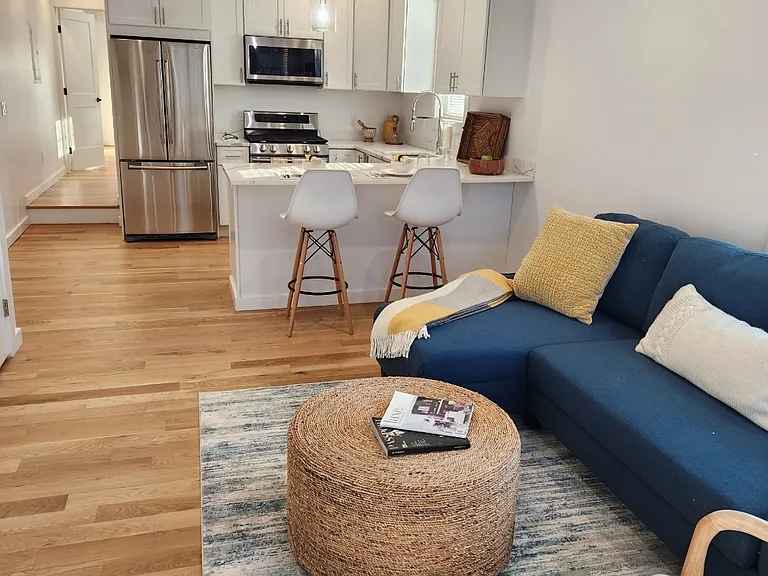 156 Jefferson Ave #1 — Photo 4