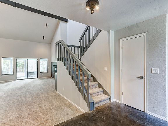 4th image of 3124 Chaucer Dr