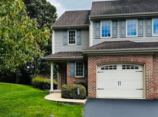 285 Sparrow Ln, Ephrata, PA 17522