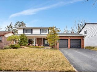 16 Combermere Cres, Waterloo, ON N2L5B1