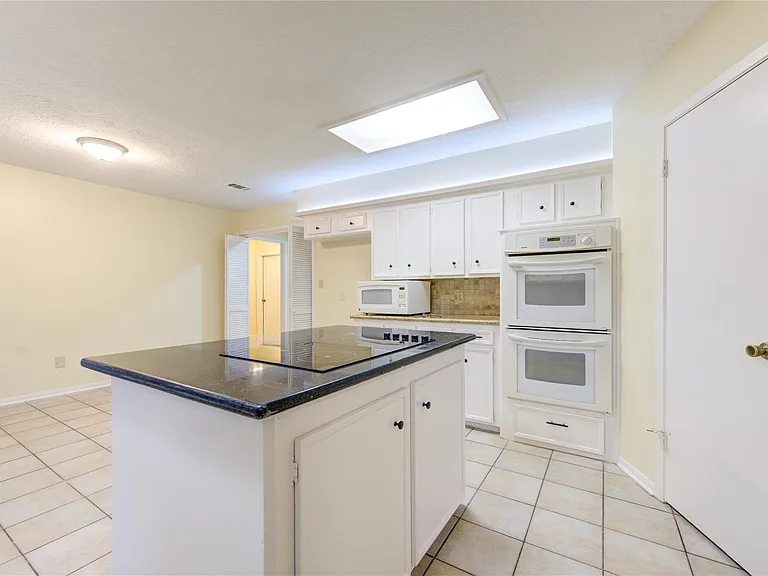 12810 Chaseland Ln — Photo 13