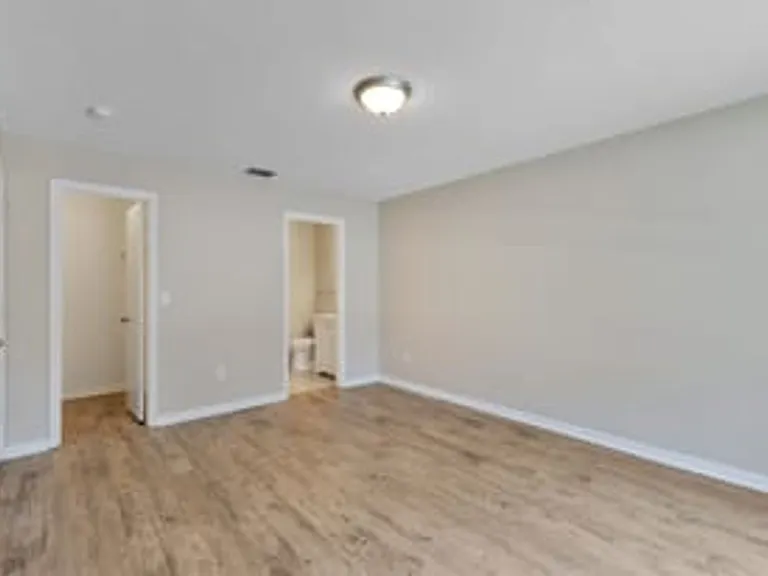 8821 Parliament Ct — Photo 10