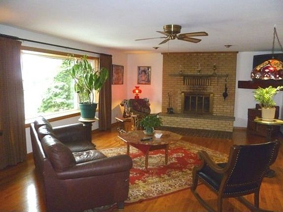 3rd image of 1213 Acewood Blvd