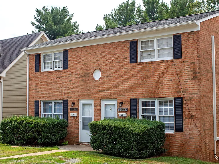 1406 Chesapeake St #B — Photo 1