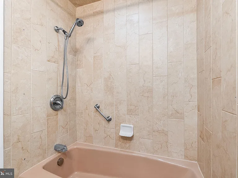 1725 S Iseminger St — Photo 25