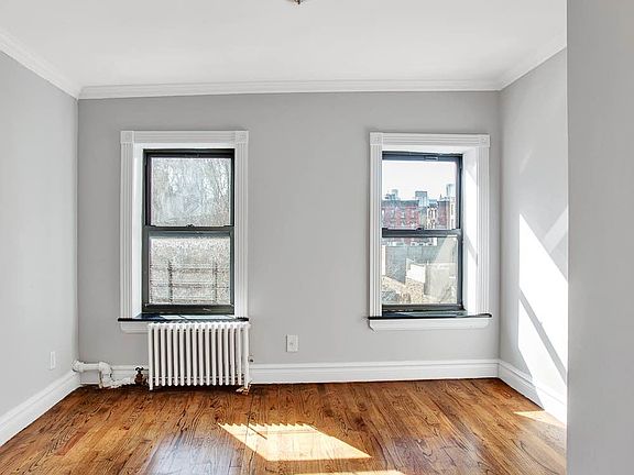 3rd image of 340 E 18th St APT A