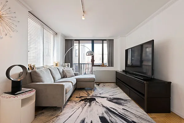 Sold by Nest Seekers International | media 1