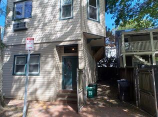 153 Spring St #2, Cambridge, MA 02141