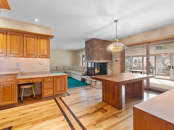 3rd image of 5205 W 105th Pl