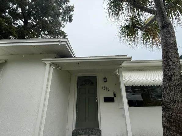 1317 35th Ave N, Saint Petersburg, FL 33704