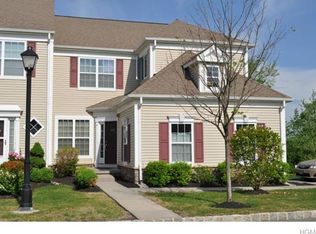 3 Bainbridge Pl, Newburgh, NY 12550