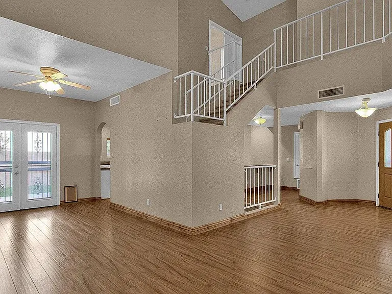 3110 W Baylor Ln — Photo 9