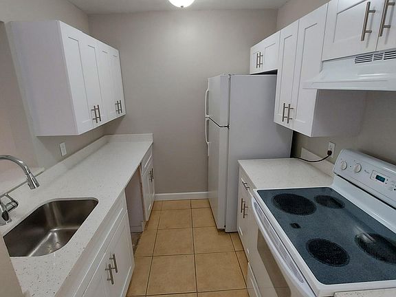4th image of 1852D Golf View Ave #30