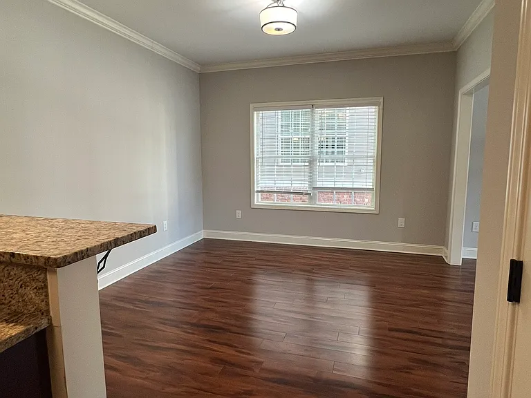 1071 Middleton Ln — Photo 26